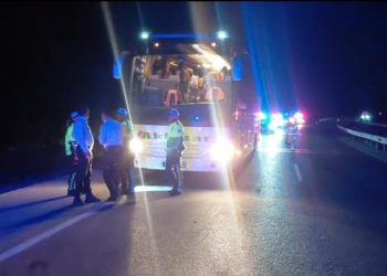 Manisa’da yolcu otobüsü kaza yaptı: 18 yaralı