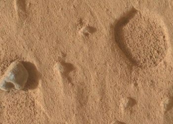 NASA Mars’ta gizemli delikler buldu