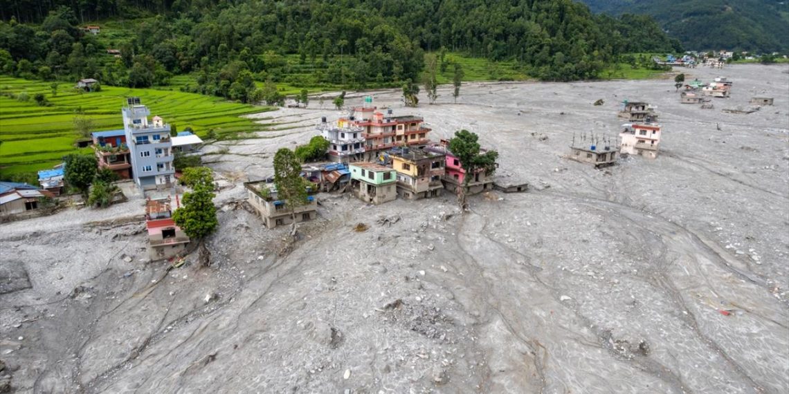 Nepal’deki sel felaketinde hayatını kaybedenlerin sayısı 1451’e yükseldi