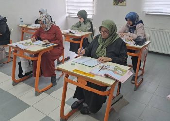 Okuryazarlık Seferberliği 471 bin kadını okuryazar yaptı