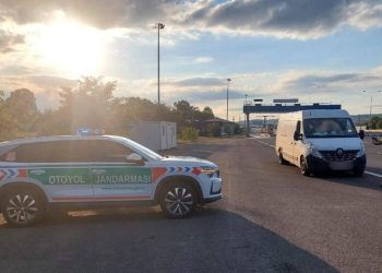 Sakarya’da 2,2 ton midye ve 156 küçükbaş hayvana el konuldu