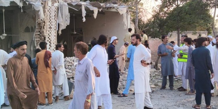Pakistan’da cami yakınına saldırı – Son Dakika Haberleri