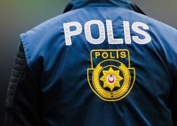Kumarhanede unutulan telefonu çaldı, tutuklandı