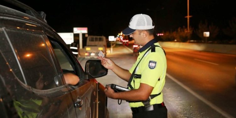 Lefkoşa ve İskele’de geniş çaplı denetim: 652 kişiye yasal işlem, 6 tutuklama