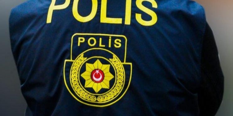 Ülke genelinde 8 kaçak yakalandı