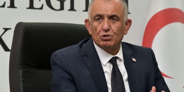 Çavuşoğlu: DAÜ’de münhal ve istihdam talebi olduğu iddiaları gerçeği yansıtmıyor