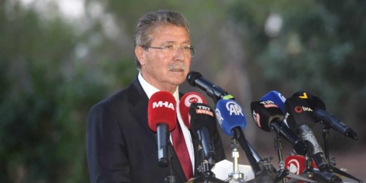 Üstel: Geçmişini unutan bir halk, geleceğini güvence altına alamaz