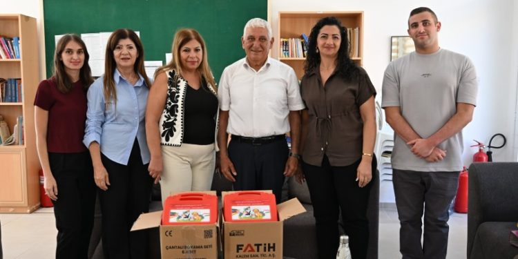Özçınar, ilköğretim kurumlarına ziyaretlerini sürdürüyor