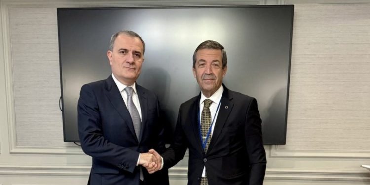 Ertuğruloğlu, Azerbaycan Dışişleri Bakanı Bayramov ile görüştü