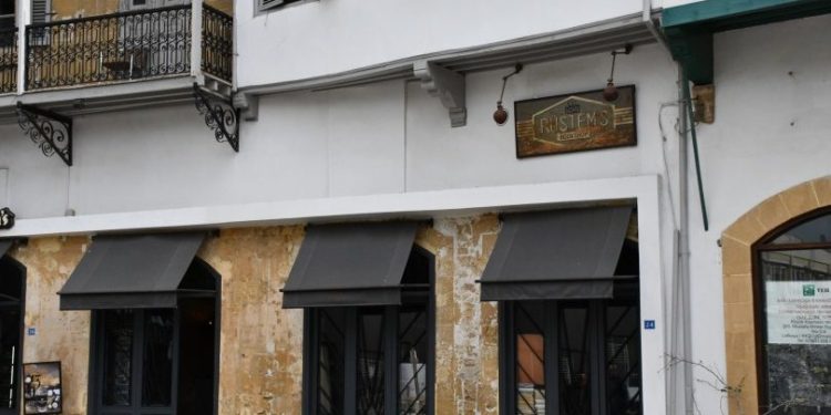 “Nesiller Boyunca Kıbrıs” söyleşisi Rüstem Kitabevi’nde yapıldı