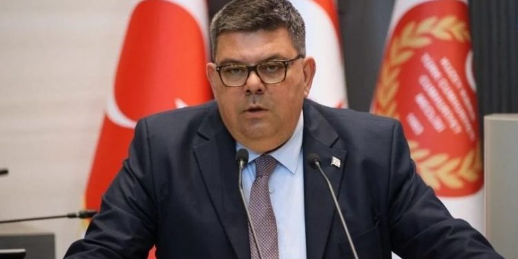 Berova’dan Özersay’a fon soruşturması yanıtı
