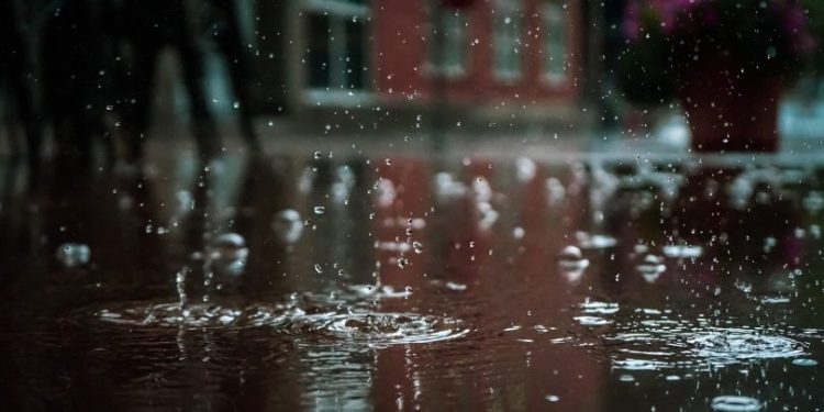 Hava sıcaklığı düşüyor: Yağmur ve fırtınamsı rüzgar bekleniyor