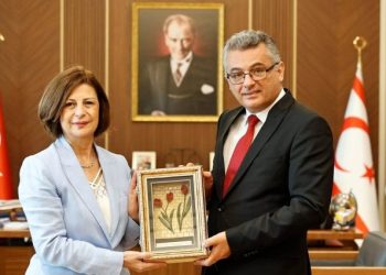 Erhürman, Eskişehir Büyükşehir Belediye Başkanı Ünlüce’yi kabul etti