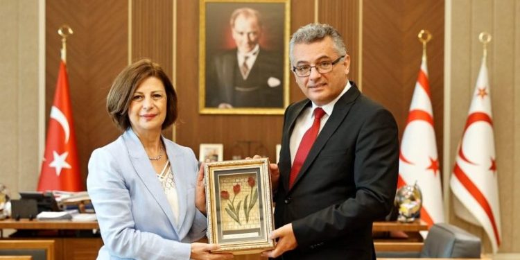 Erhürman, Eskişehir Büyükşehir Belediye Başkanı Ünlüce’yi kabul etti