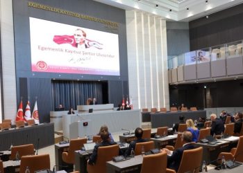 Meclis’in olağanüstü toplantısı başladı: Gündem ‘karma oy’