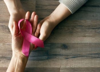 Kanser farkındalığının sembolü rozet ve pembe kurdele takma etkinliği yarın yapılacak