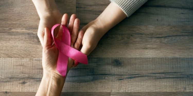Kanser farkındalığının sembolü rozet ve pembe kurdele takma etkinliği yarın yapılacak