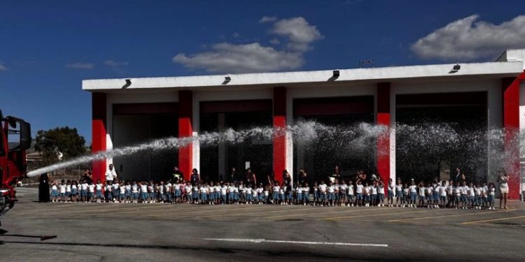 Yangın güvenliği için öğrencilere ve halka bilgilendirme yapıldı