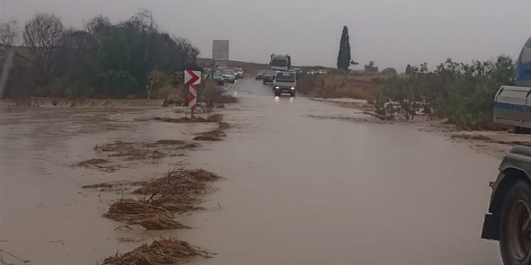 Sağanak yağış yolu kapattı: Yılmazköy-Kılıçaslan Anayolu trafiğe kapatıldı