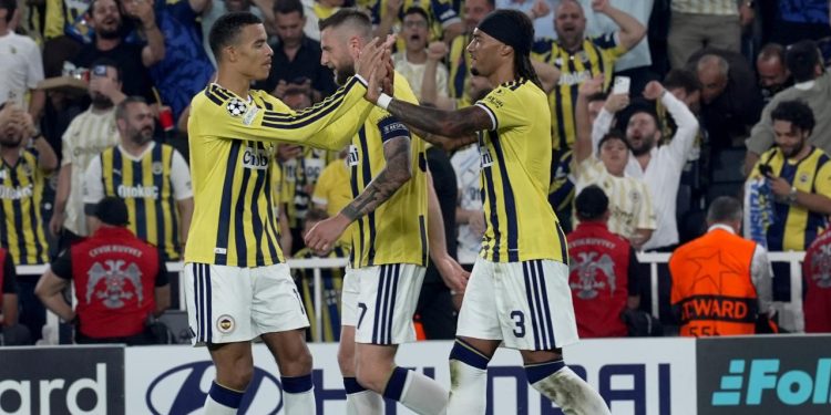 Fenerbahçe, Şampiyonlar Ligi’ne beraberlikle başladı
