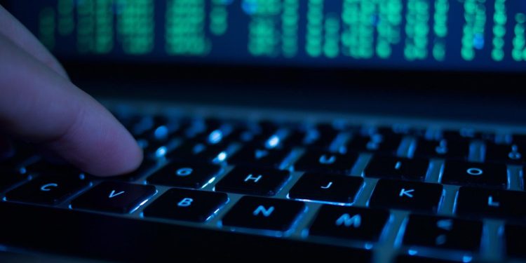 Binlerce FBI ajanının kişisel verileri çalındı