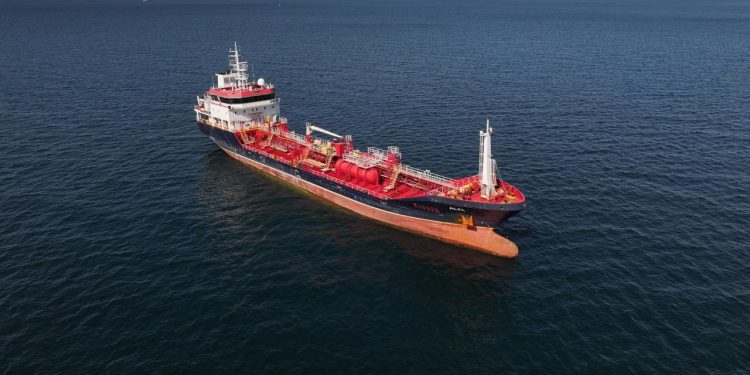 Silivri açıklarında batan geminin mürettebatı 9. gününde aranıyor