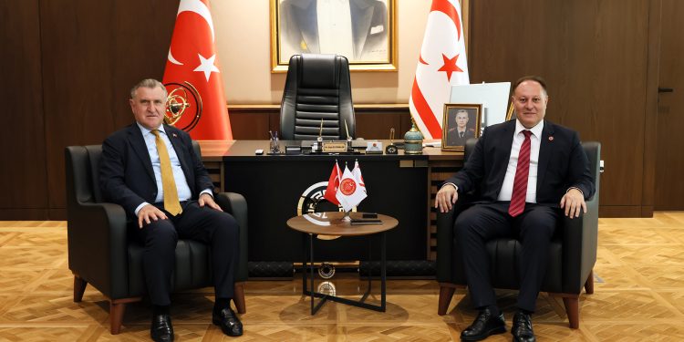 Öztürkler, Türkiye Spor Bakanı Bak’ı kabul etti