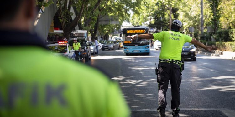 İstanbul’da yarın bazı yollar trafiğe kapatılacak