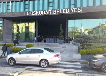 Üsküdar Belediyesine yönelik usulsüzlük soruşturmasında 3 şüpheliye tutuklandı