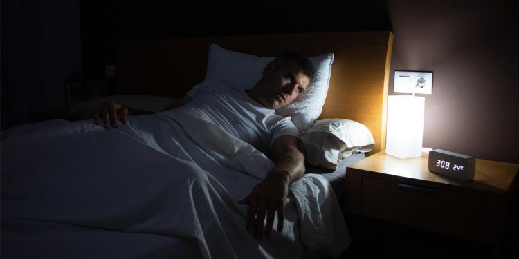 Gece ışıkta uyumak kalbi etkiliyor olabilir
