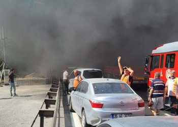 Bayraklı Tünelleri’nde tır yangını
