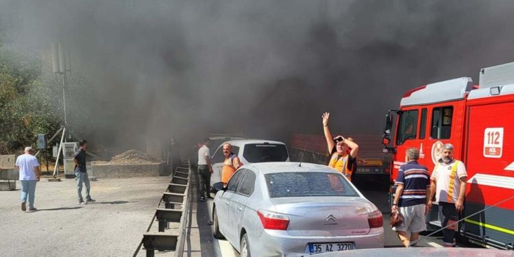 Bayraklı Tünelleri’nde tır yangını