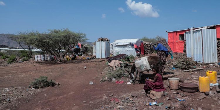 Yemen’de çatışmaların şiddetlenmesi nedeniyle 122 binden fazla kişi yerinden edildi
