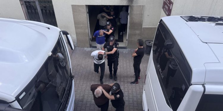 5 ilde yeni nesil suç örgütüne yönelik operasyon: 16 şüpheli tutuklandı