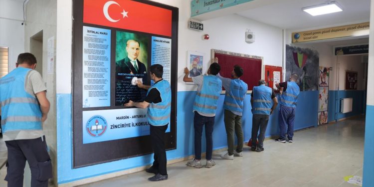 Yükümlüler Doğu’nun okullarını yeni eğitim öğretim yılına hazırladı
