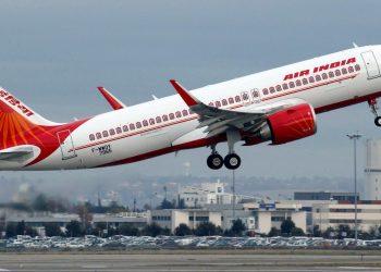 Air India uçağı, kaçırılma alarmı iddiası üzerine acil iniş yaptı