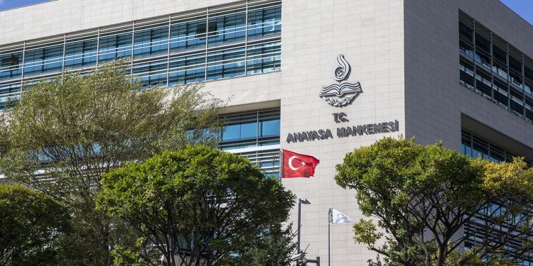 26 siyasi parti hakkında suç duyurusunda bulunulacak