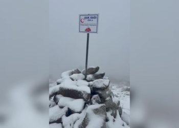 Ankara’da mevsimin ilk karı Işık Dağı’na yağdı