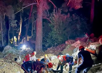 Antalya’da uçuruma devrilen araçtaki 2 kişi öldü, 4 kişi yaralandı