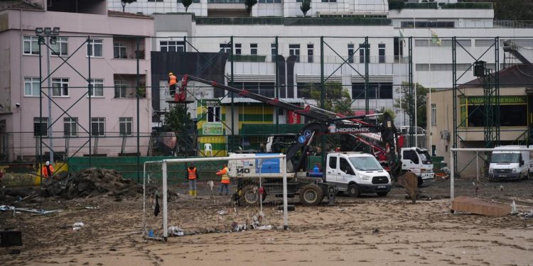 İstanbul Valisi Gül: Ayazağa Meydanı’ndaki yıkımlar yarın tamamlanacak