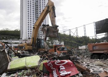 İstanbul Valisi Gül: 3 bin ev ve iş yeri zarar gördü