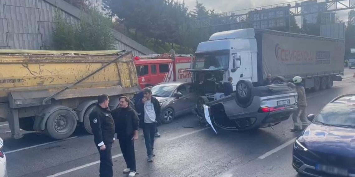 Bağcılar’da zincirleme kaza: Yaralılar var