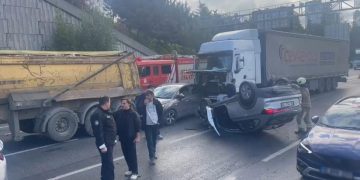 Bağcılar’da zincirleme kaza: Yaralılar var