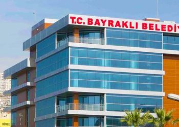 Bayraklı Belediyesi’ne rüşvet soruşturmasında 15 kişi tutuklandı
