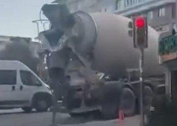 Beton mikseriyle yola harç döken sürücüye 109 bin lira ceza