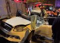 Beyoğlu’nda taksiye çarpan otomobil kamyonetin altına girdi: 3 yaralı