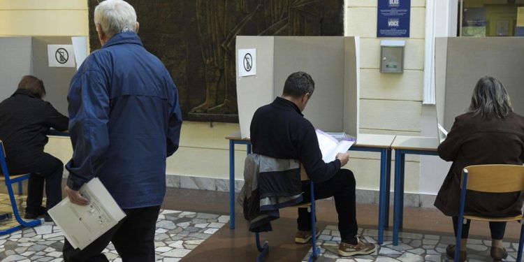 Bosna Hersek’teki genel seçimde oy verme işlemi başladı