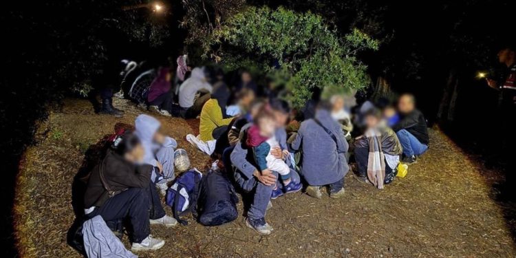 Çanakkale’de 51 düzensiz göçmen yakalandı