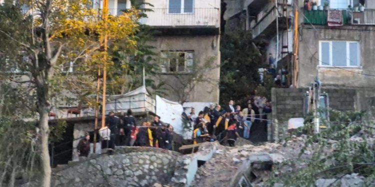 Zonguldak’ta bina çöktü: Enkazda kalan 2 kişiden 1’i kurtarıldı