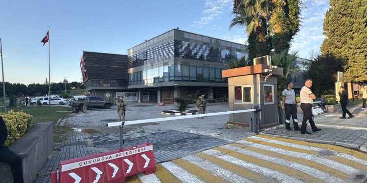 Çukurova Belediyesi’ne yolsuzluk soruşturması: 34 şüpheli tutuklandı